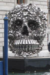 art gallery Venice Palazzo Grassi skull